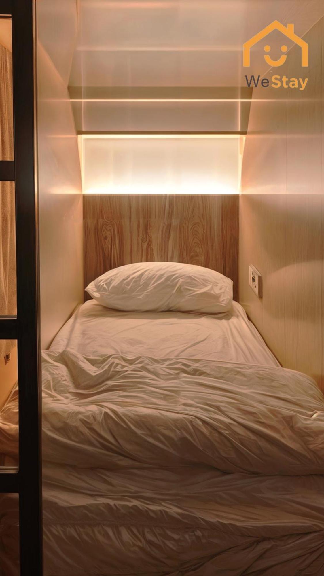 Westay Capsule Hostel Dubai Ngoại thất bức ảnh